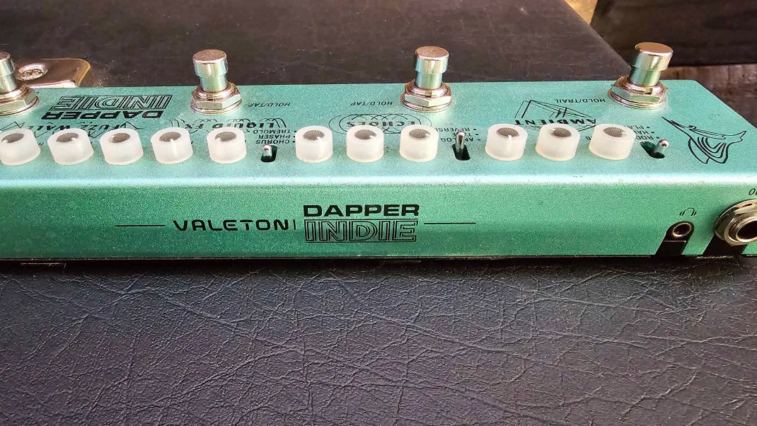 Valeton Dapper Indie Effect Strip with Tuner