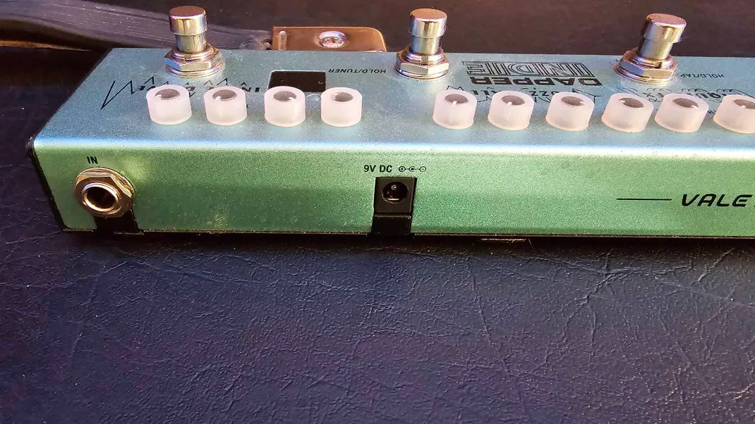Valeton Dapper Indie Effect Strip with Tuner