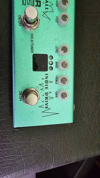 Valeton Dapper Indie Effect Strip with Tuner