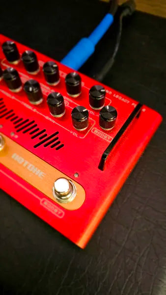 Hotone Mojo Attack Pedal Amp – Southern Style Guitars Hotone Mojo Attack Pedal Amp – Southern Style Guitars