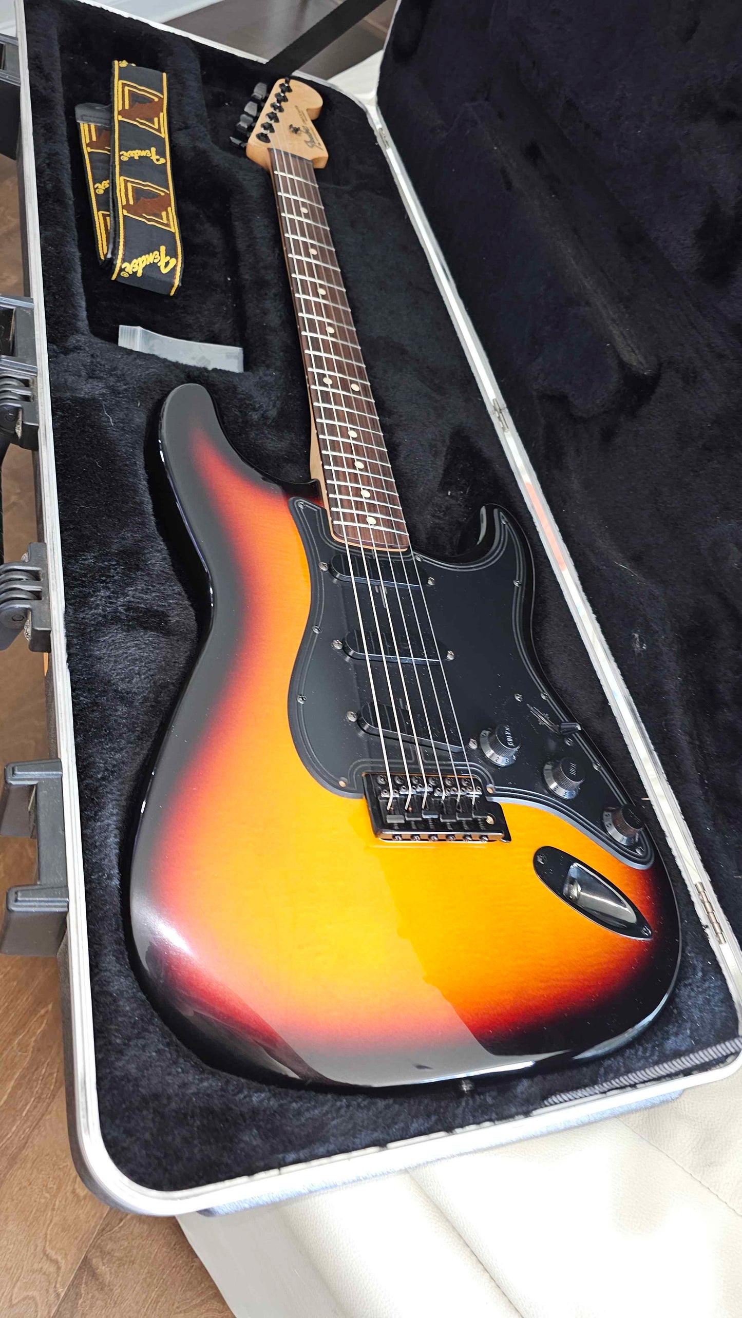 Fender Standard Stratocaster® Midnight Black Custom Edition